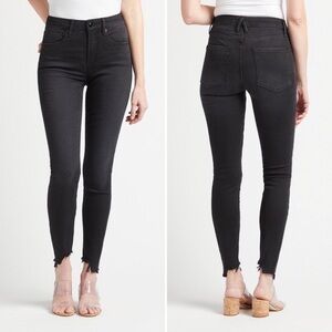 GOOD AMERICAN Good Waist Skinny Step Hem in Black